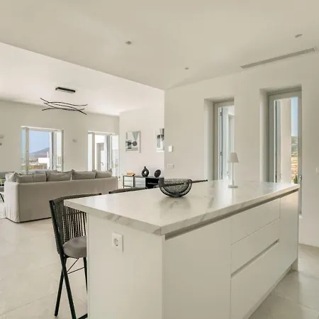 Villa Tiga - Spacious Getaway *